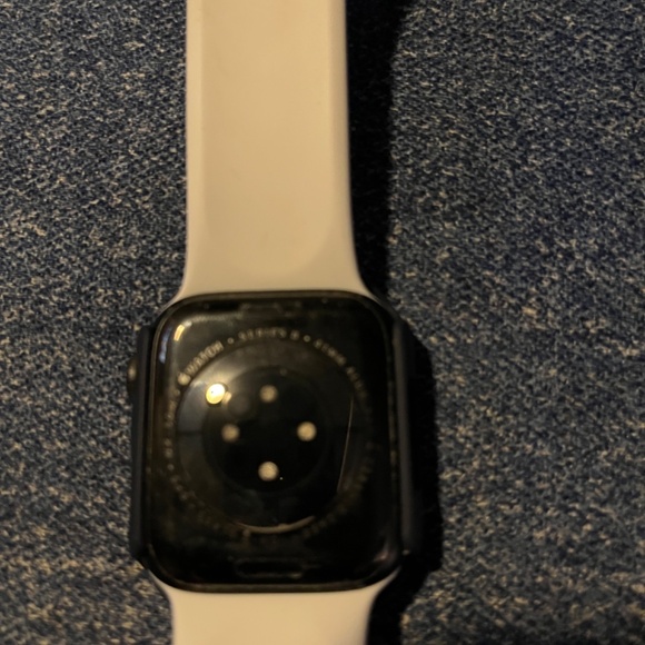 Excellent Condition-Apple Watch Series 8 S/M 41 MM Midnight- Massive Bundle - Picture 6 of 13